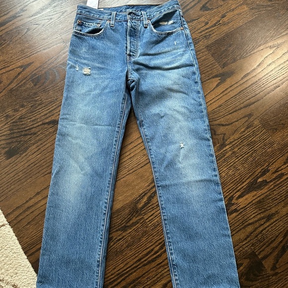 Never worn Levi 501 - Picture 1 of 5